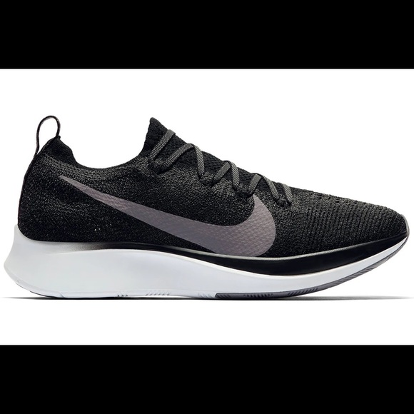 Nike Shoes - Nike zoom flyknit